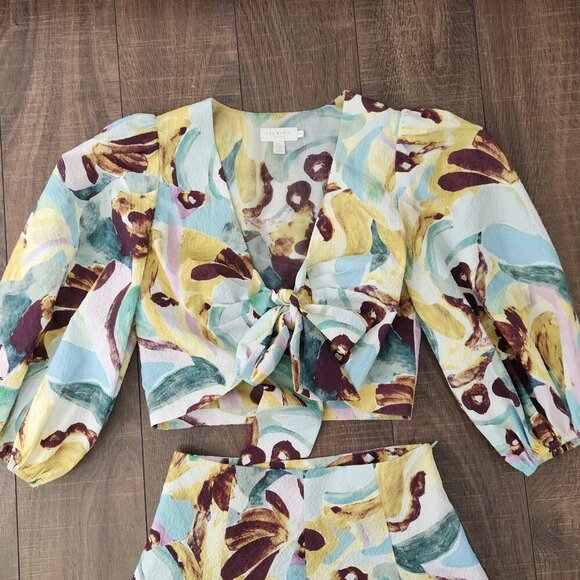 Ted Baker Tie Front Ballon Sleeve Blouse and Shorts Set Women's Size 1/US4 - Picture 4 of 8